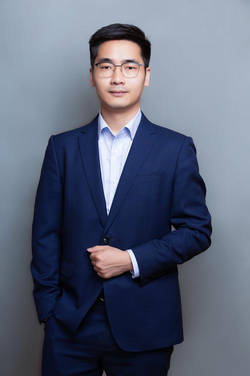 梁棠菏 导演 & 创意总监